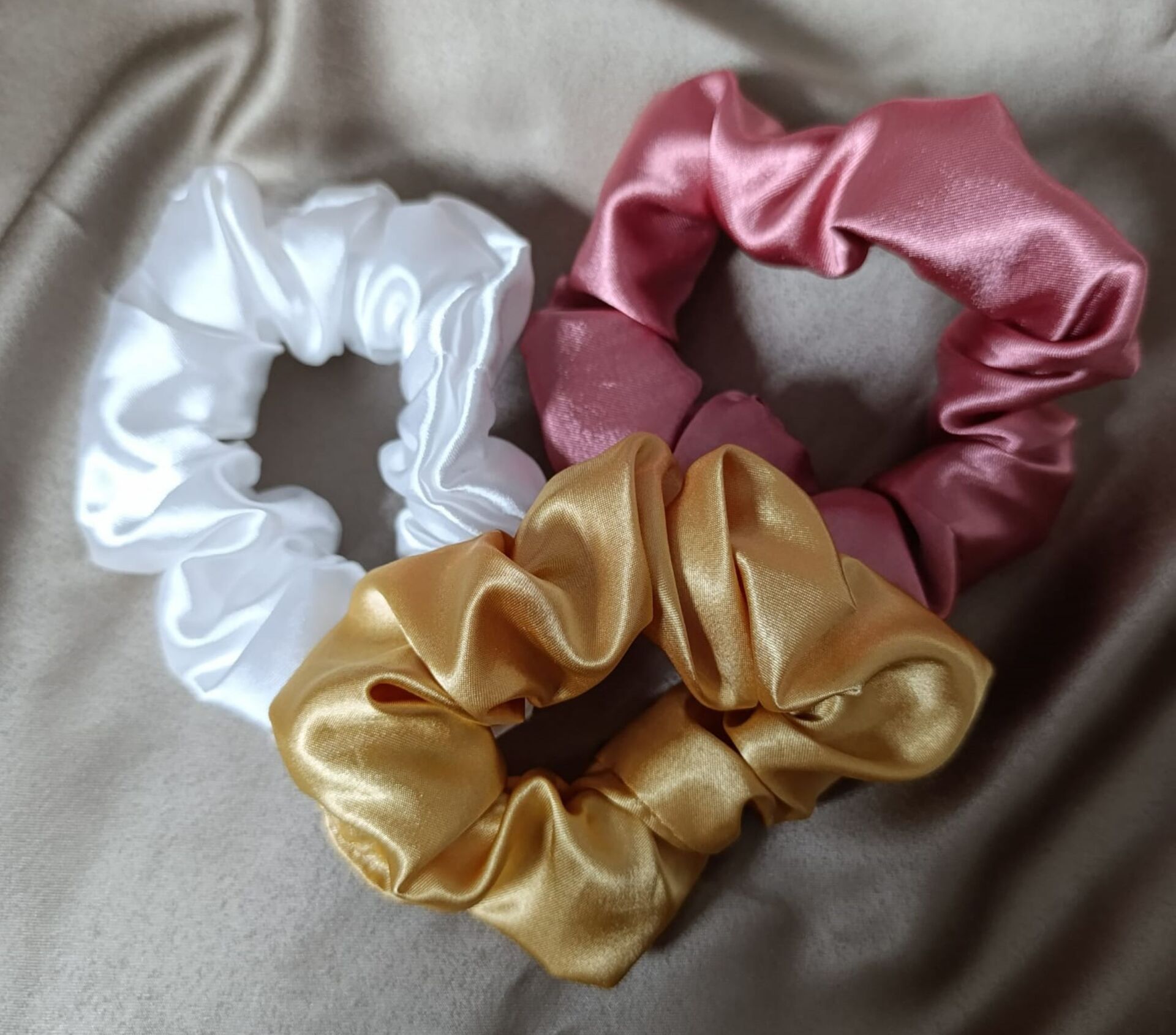 Saten Lastik Toka Hand Made Renkli 3'lü Toka Seti gold-beyaz-pudra